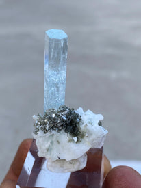 Aquamarine Crystal with Muscovite and Albite - 14g